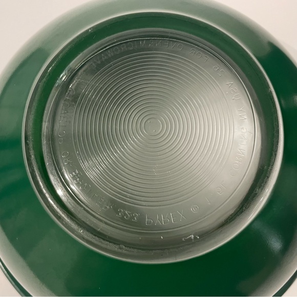 Set of 2 VTG Pyrex Glass Clear Bottom Nesting Mixing Bowls Green #323 and #325 - Picture 7 of 9